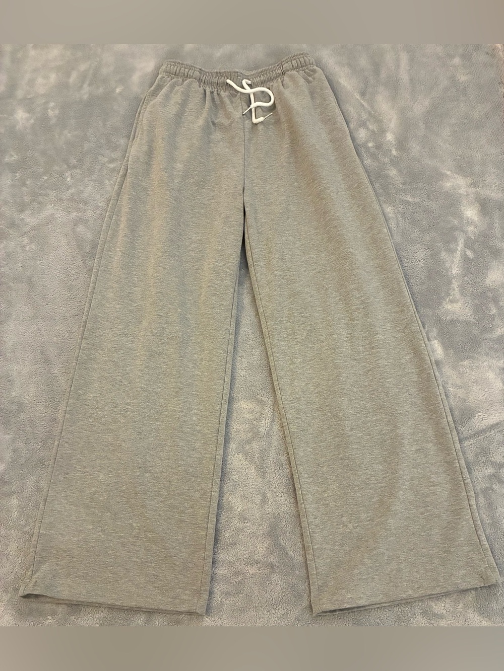 Women’s Wide-Leg Cropped Sweatpants - Gray Size Small